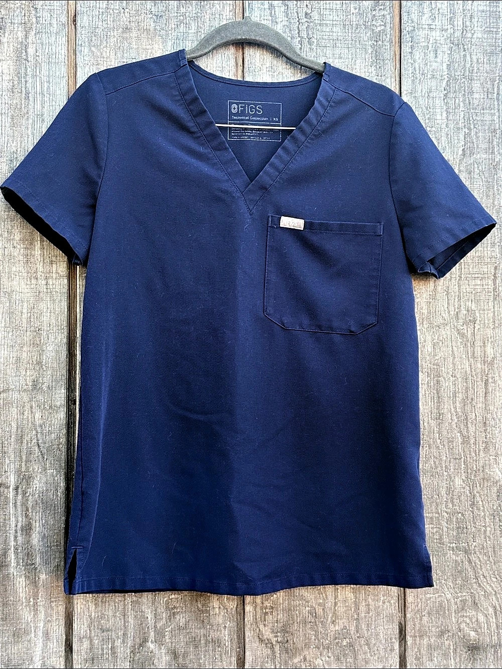 FIGS Catarina One Pocket Scrub Top in Blue Size XS Like New Comfort